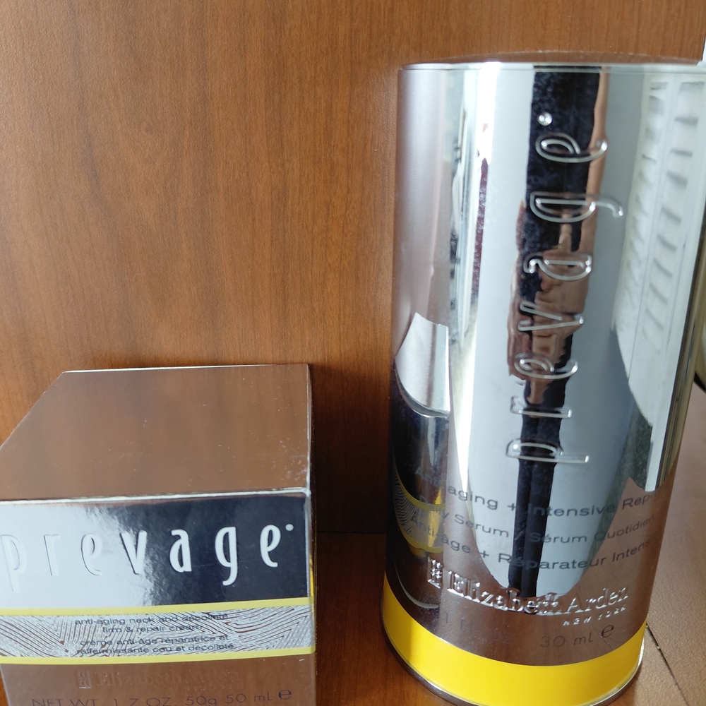 Elizabeth Arden Prevage Serum in Silver and Yellow